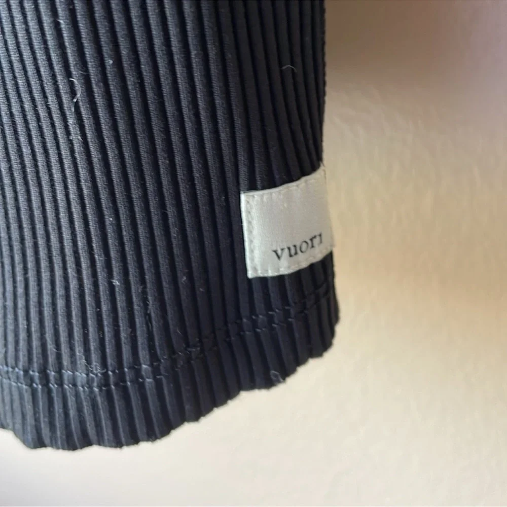 Vuori Women's Black Ribbed Tank Top - Picture 8 of 10